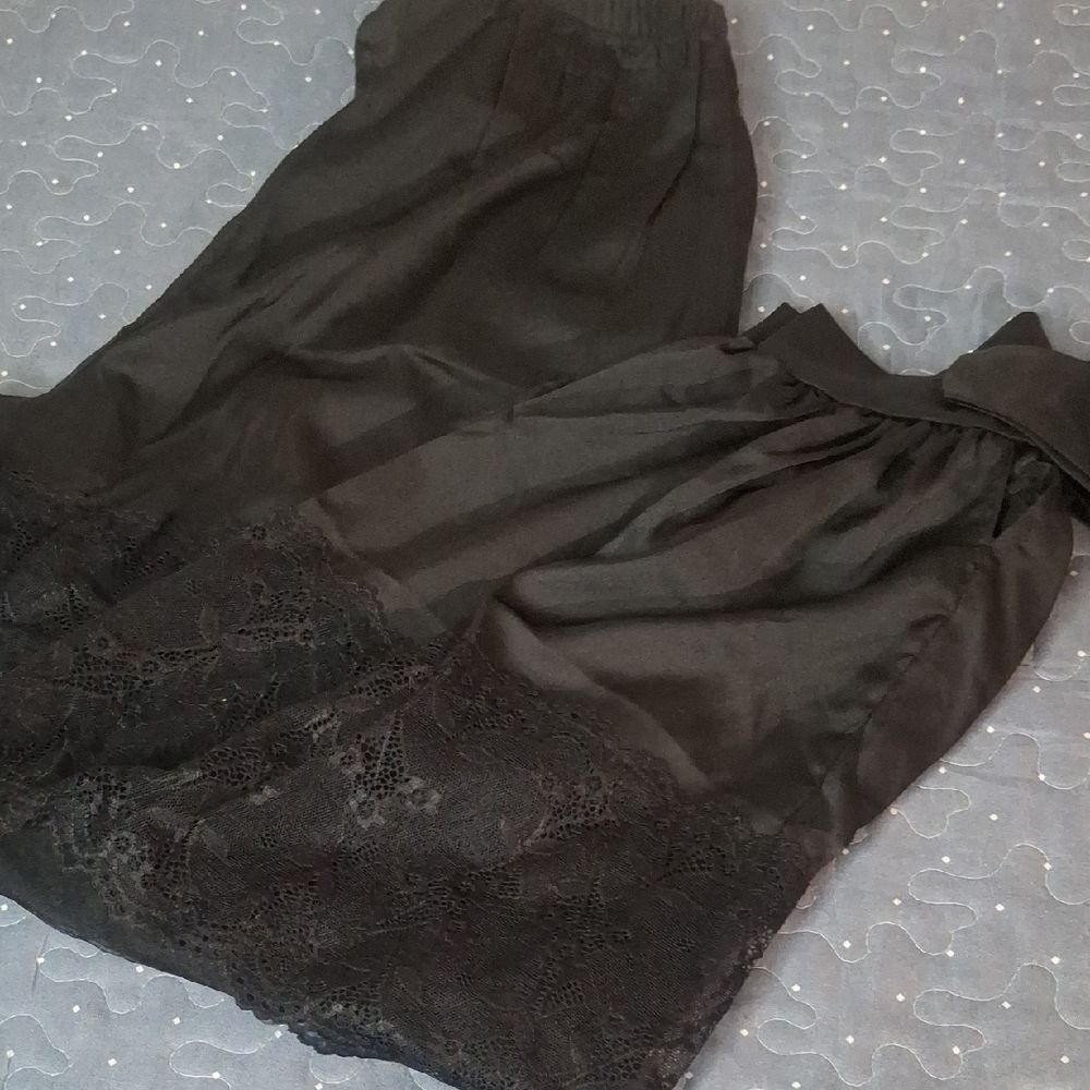 Fashion Nova Elegant Black Lace Trim Jogger Pants size small NWT